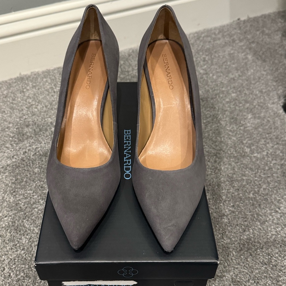 Bernardo Women's Elegant Gray Heels